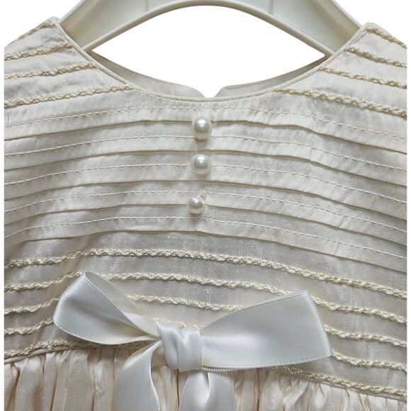 New Sarah Louise Ivory Cream Silk Christening Gown And Cap made In England - Picture 2 of 8